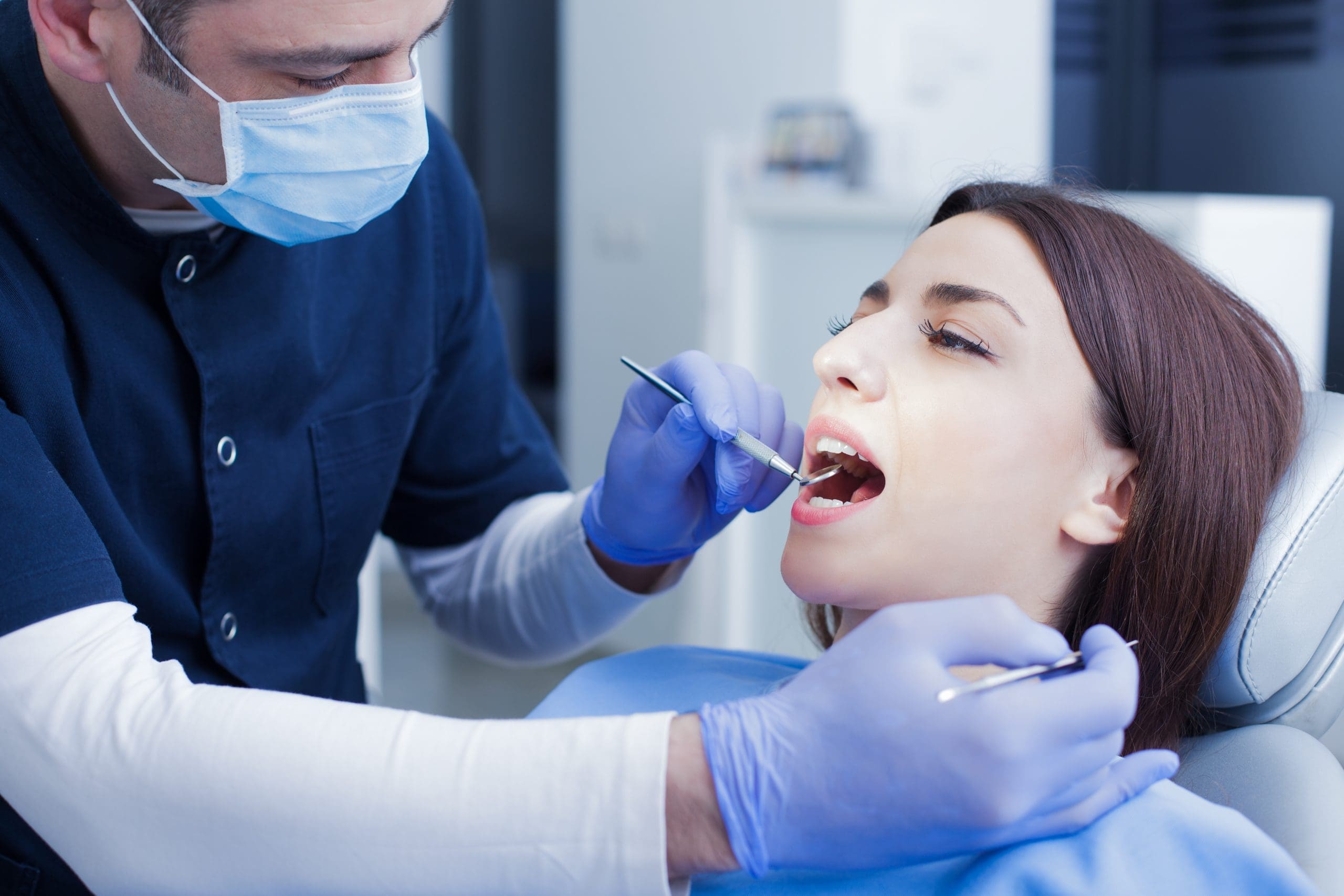 Dental Crowns vs. Veneers: Which One is Right for You in 2024?